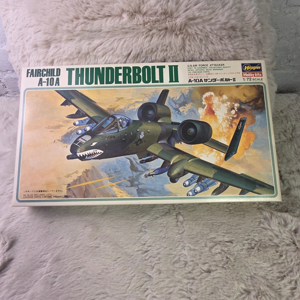 Hasegawa Fairchild A-10A Thunderbolt II 1/72 Scale Model Kit K017:1000 K17